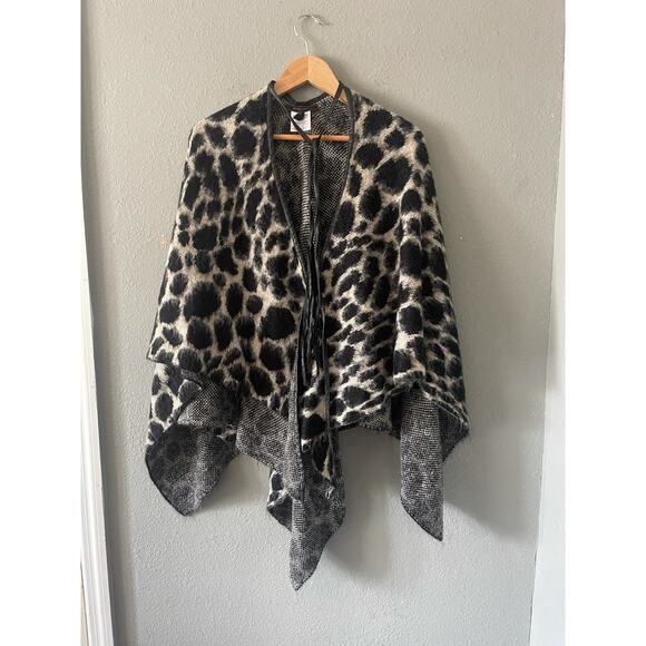 BCBG Maxazria Animal Print Poncho - Picture 4 of 8